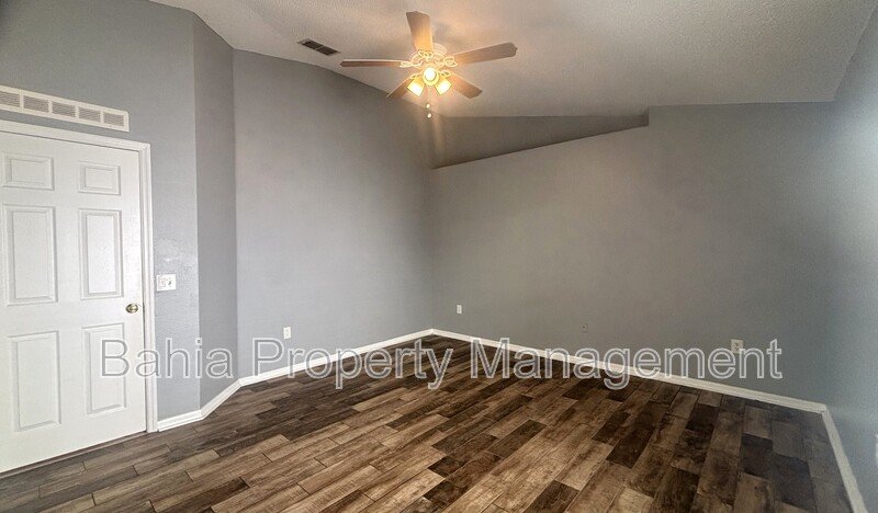 Inviting 4-bed/2-bath home in Wetherbee Lakes with no rear neighbors and a private backyard oasis! property image