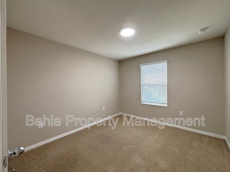 Luxury 4 Bed | 3.5 Bath Townhome in Resort-Style Gated Community. Prime Location Near Disney! property image