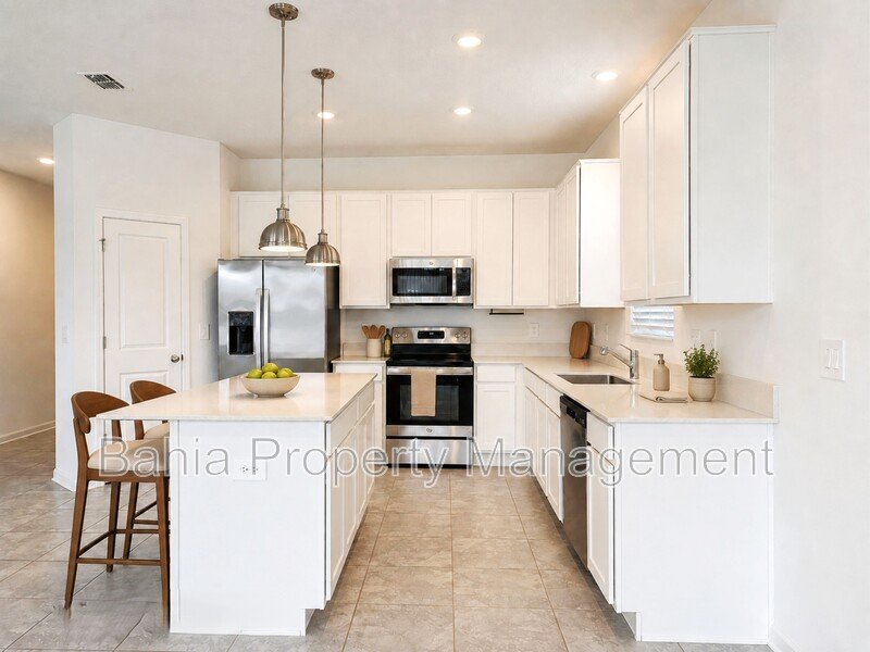 Amazing 4BR/2BA EcoSmartHome in Astonia | Solar | Quartz Kitchen | Fenced | 2-Car Garage property image
