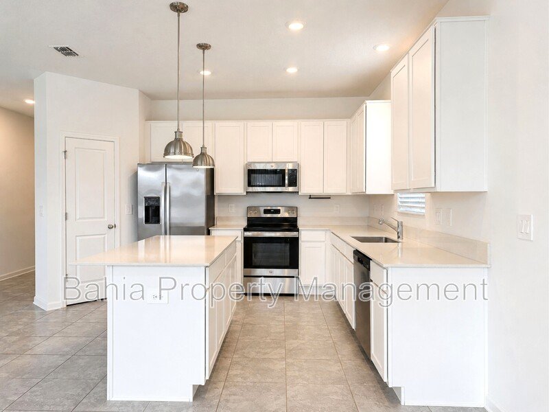 Amazing 4BR/2BA EcoSmartHome in Astonia | Solar | Quartz Kitchen | Fenced | 2-Car Garage property image