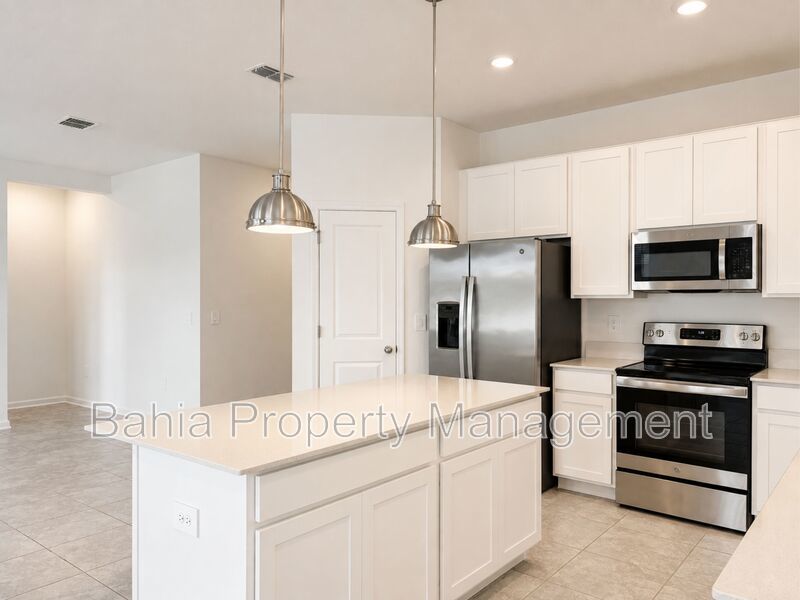 Amazing 4BR/2BA EcoSmartHome in Astonia | Solar | Quartz Kitchen | Fenced | 2-Car Garage property image