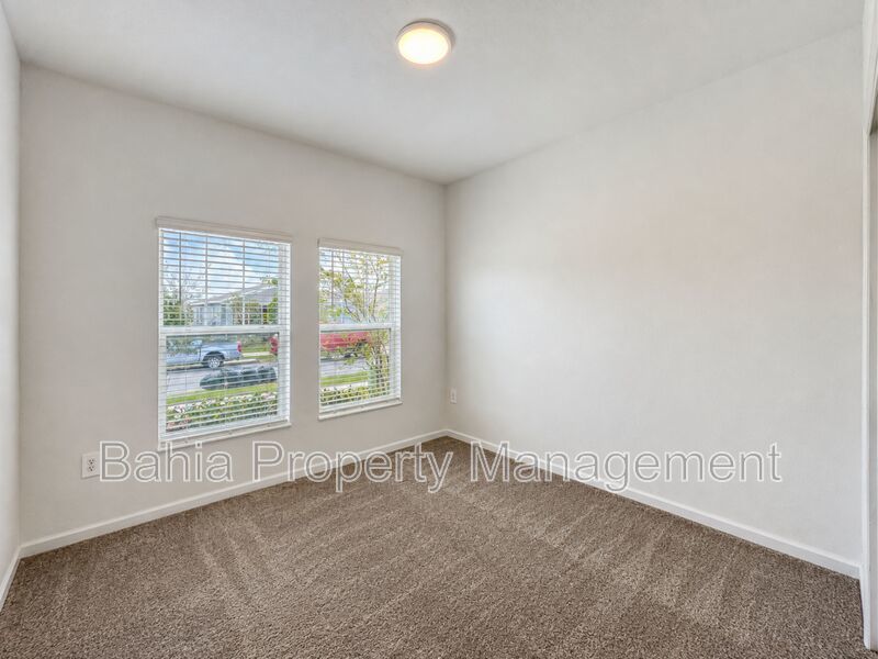 Amazing 4BR/2BA EcoSmartHome in Astonia | Solar | Quartz Kitchen | Fenced | 2-Car Garage property image