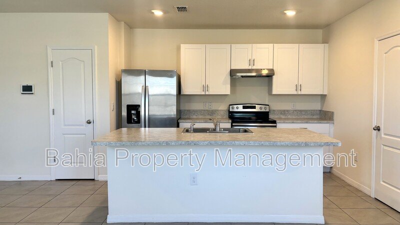 Dreamy 3 Bed/2.5 Bath Smart-Home Townhome in Kindred. Resort Amenities & Prime Kissimmee Location! property image